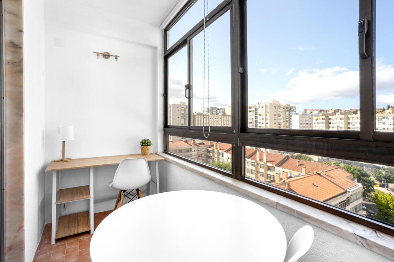 Wonderful Shared Apartment In Alfornelos - Near Metro! Lisboa Exterior foto