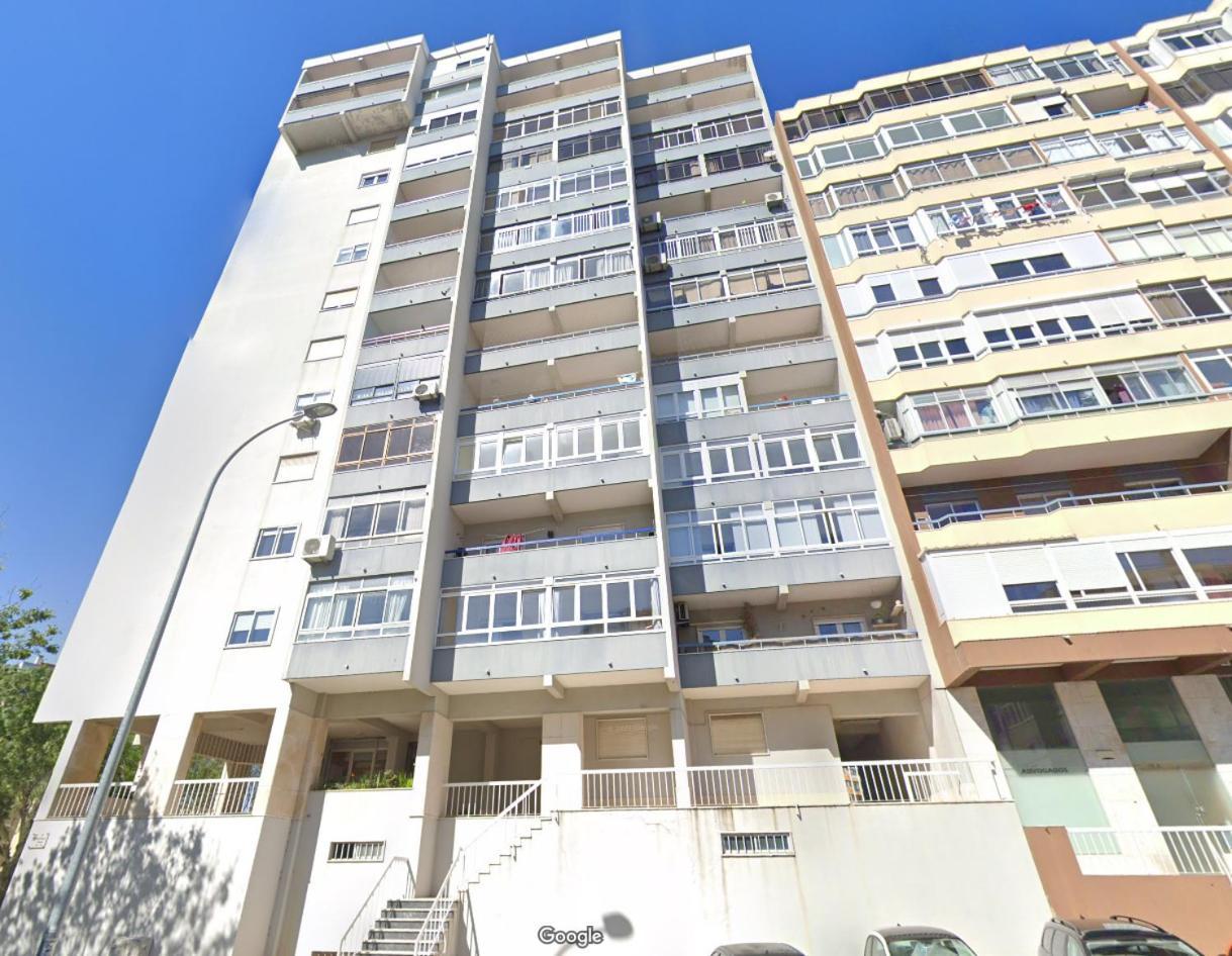 Wonderful Shared Apartment In Alfornelos - Near Metro! Lisboa Exterior foto